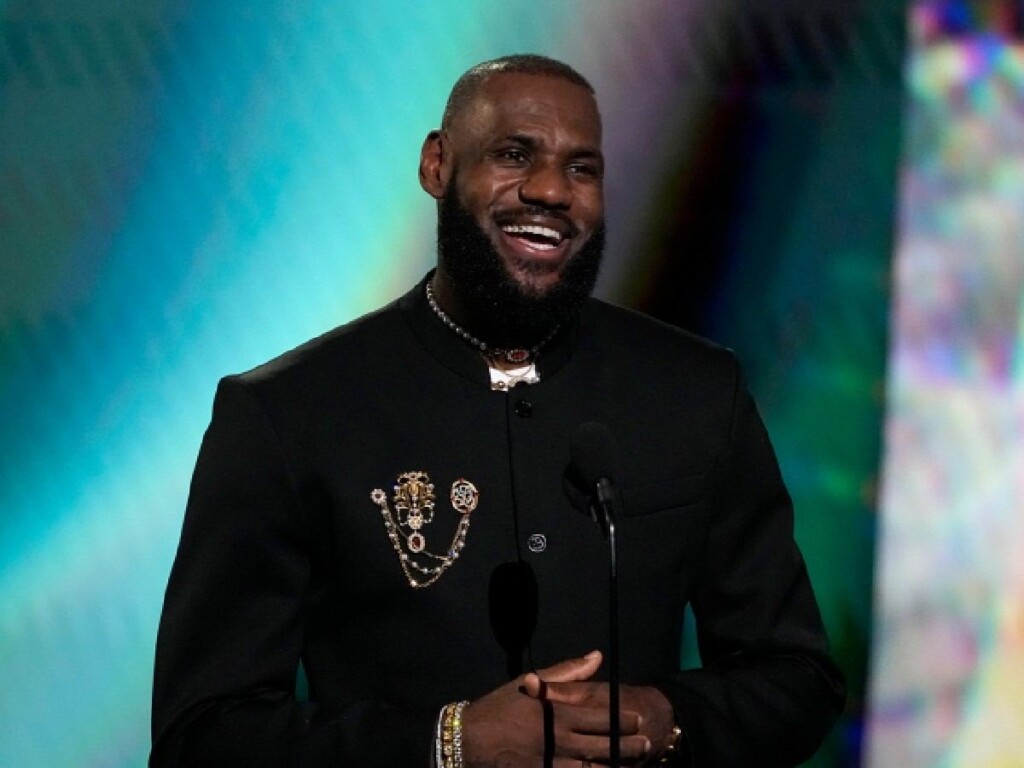 Attention Seeking Diva LeBron James Announces He S NOT RETIRING