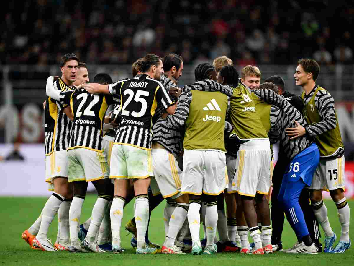 Watch Massimiliano Allegri Loses His Head As Juventus Beat Man Ac