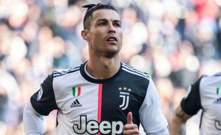 Ronaldo Returns To Italy, Will Undergo Two Weeks Quarantine Amid COVID-19 Pandemic