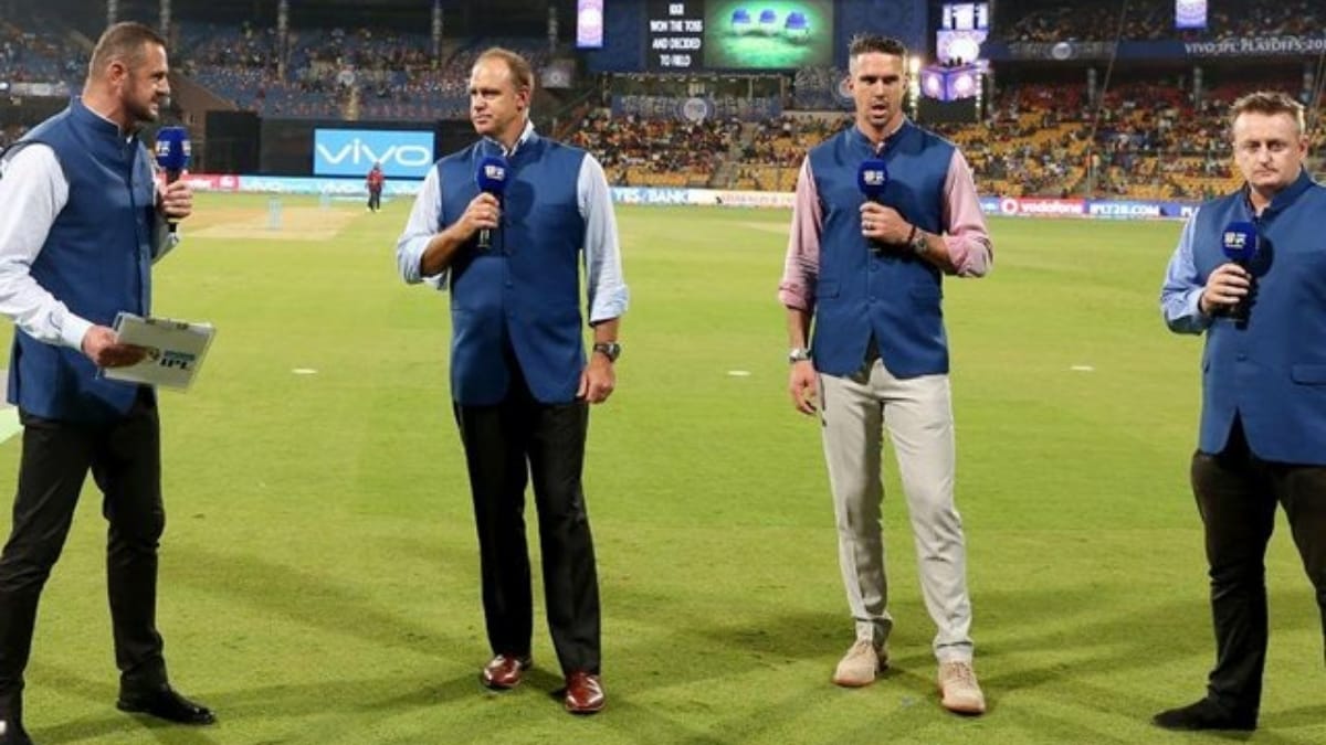 Commentary Panel For Ipl 2020 Announced Sanjay Manjrekar Left Out