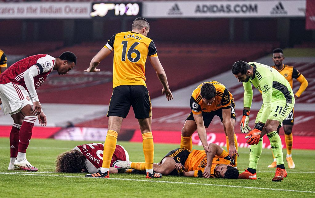 Raul Jimenez suffers sickening head injury in clash of ...