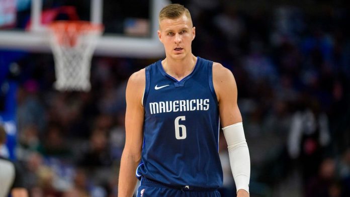 Knicks Seem Attacking Porzingis On Defense New York Knicks Fans Troll Dallas Mavericks Center Kristaps Porzingis After A Thrashing Victory Firstsportz