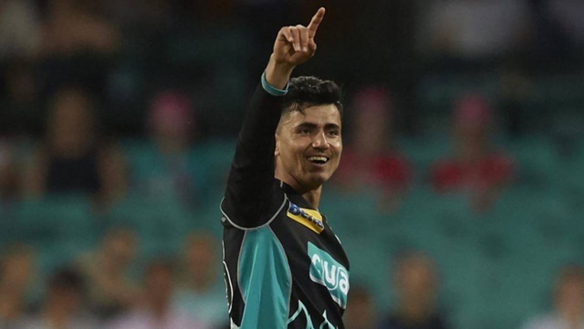 Mujeeb Rhaman Big Bash League: WATCH - Mujeeb Ur Rahman foxes Hobart Hurricanes to ...