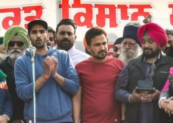 Vijender Singh protesting with farmers