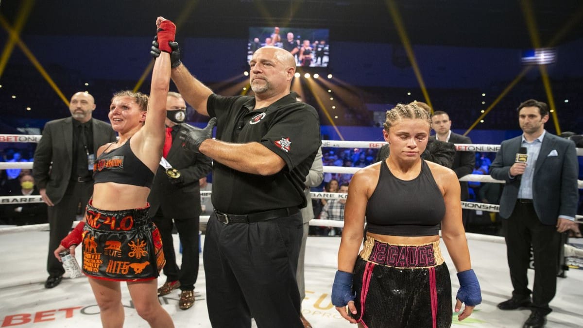 Paige Vanzant Loses To Britain Hart On Her Bare Knuckle Fighting Championship Bkfc Debut