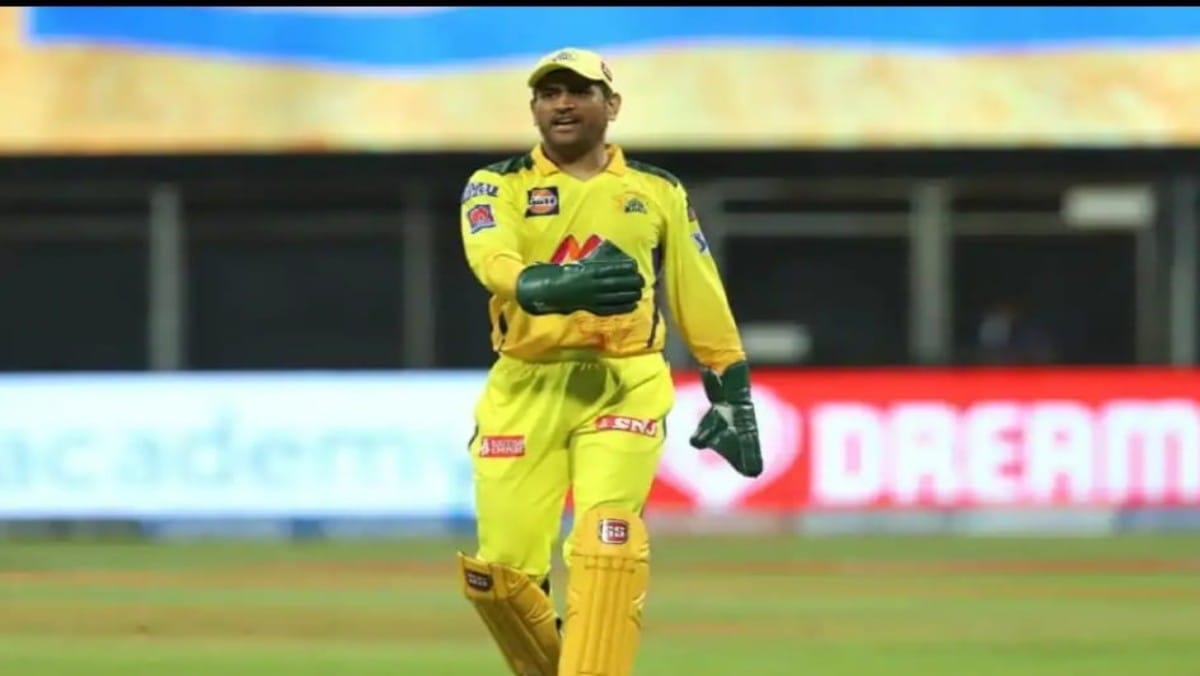 IPL 2021: WATCH – MS Dhoni’s hilarious advice to Ravindra Jadeja from behind the stumps goes viral