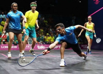 Squash mixed doubles match