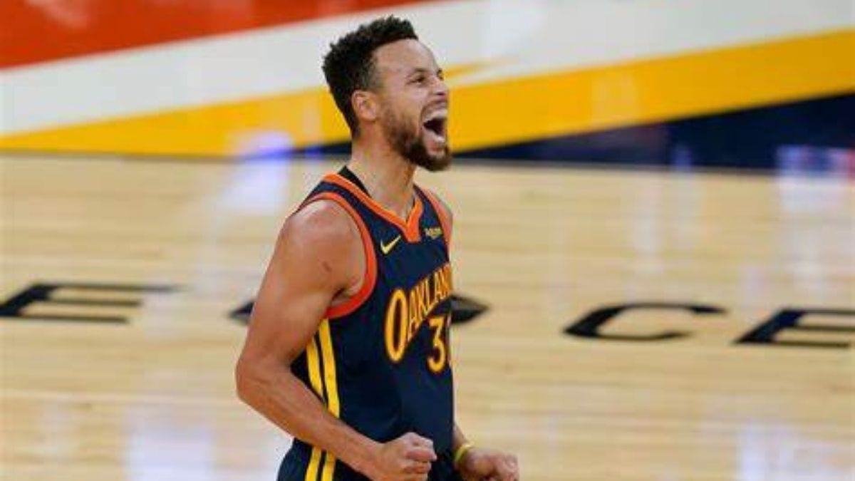 Curry sets NBA record for 3-pointers in a month with 85