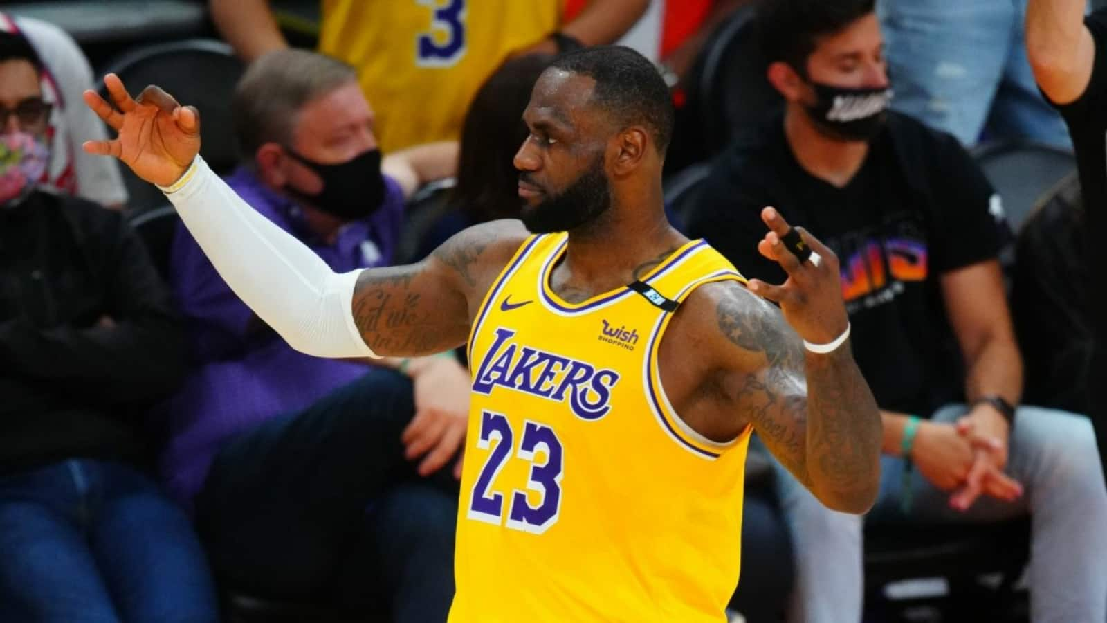 Watch: LeBron James shows Jalen Green what the league is made of in Rockets vs Lakers