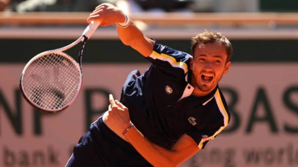 French Open 2021: Reilly Opelka vs Daniil Medvedev Preview, Head to Head and Prediction for ...