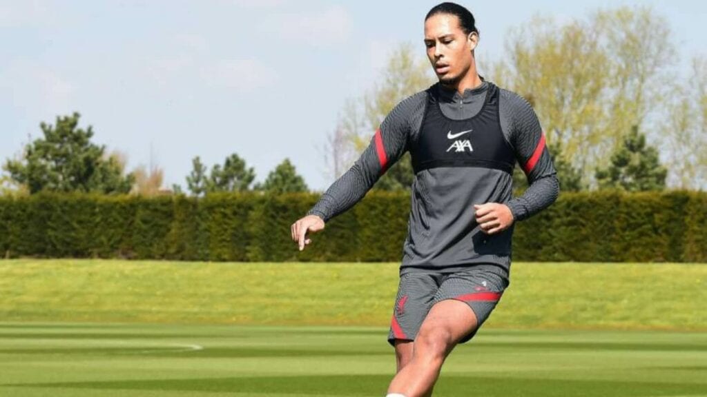 Virgil Van Dijk continues his rehab work