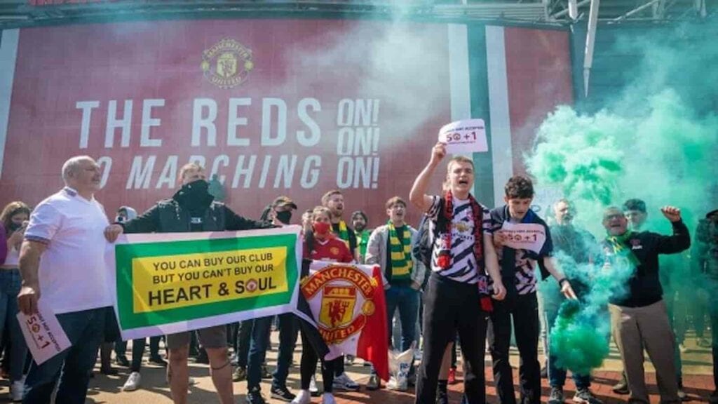 United fans protest against the club ownership outside Old Trafford