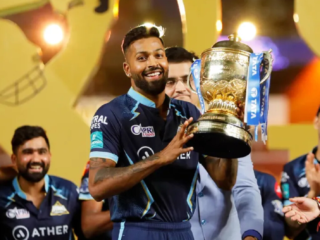 hardik pandya with ipl trophy