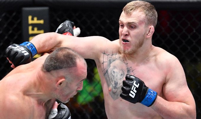 UFC Vegas 29 (co-main event): Sergey Spivak defeats heavyweight legend Aleksei Oleinik via unanimous decision