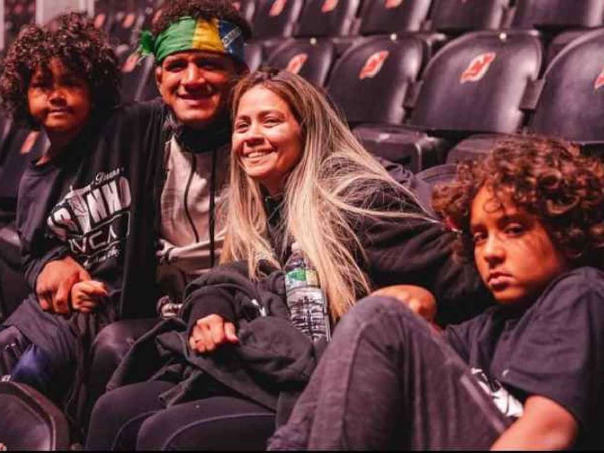 Gilbert Burns and family