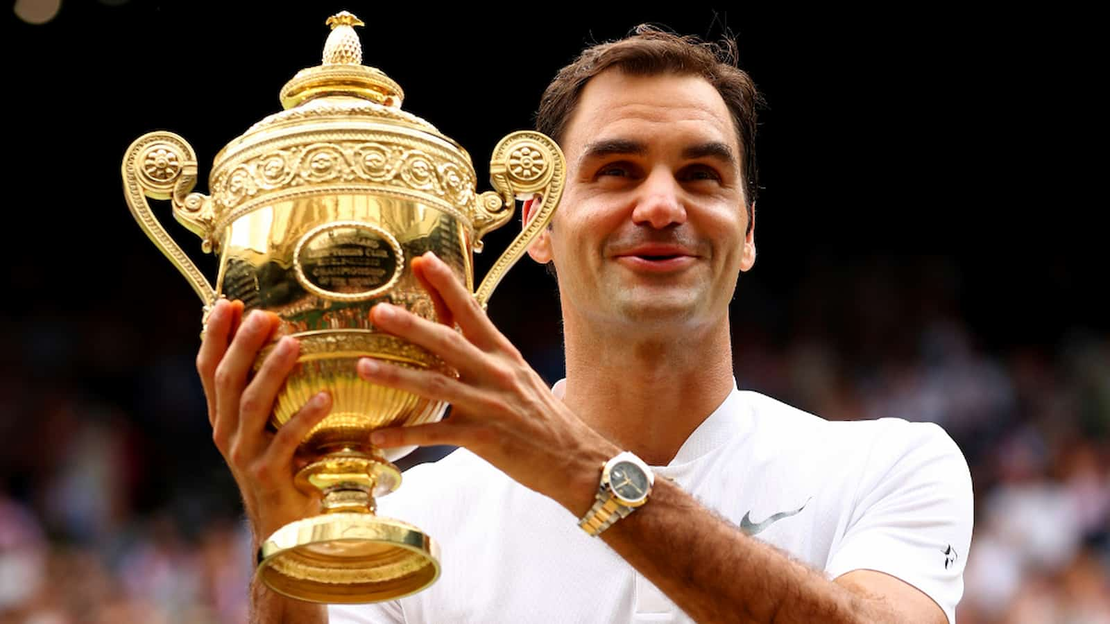 Roger Federer pays a visit to hallow Wimbledon courts reminiscing many ...