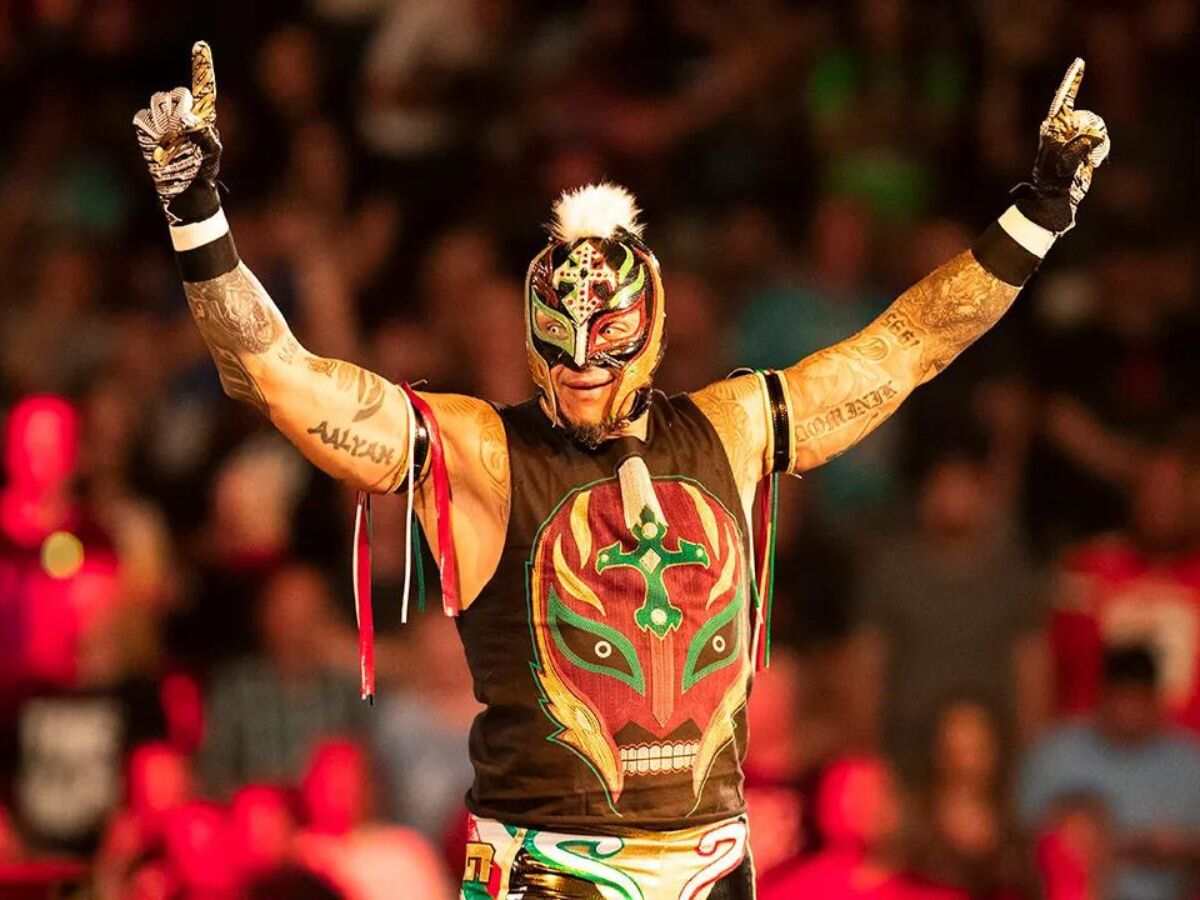 How many championships has Rey Mysterio won in WWE? What are his accomplishments in WWE?