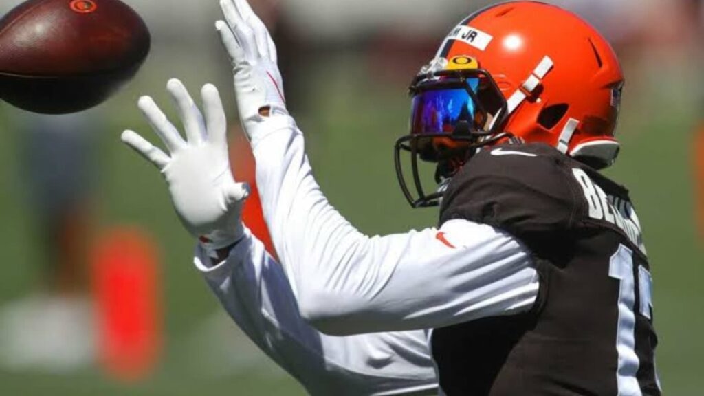 Mayfield throws TD, OBJ sits as Browns beat 'Skins 30-10