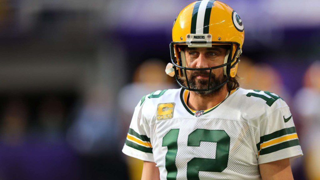 Erin Andrews Sounds Off on Hug With Packers QB Aaron Rodgers