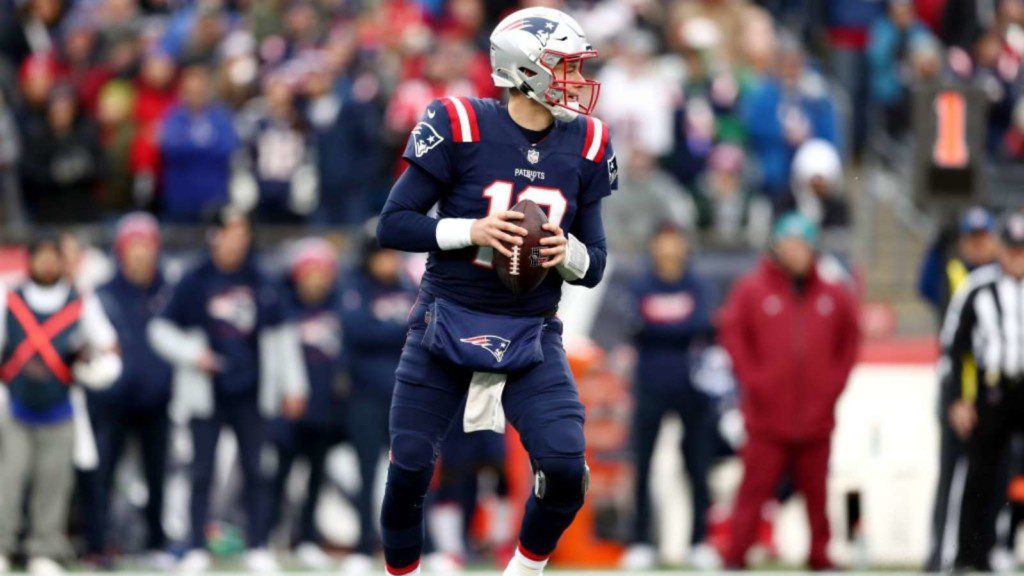 Patriots QB Mac Jones 'made significant strides' this offseason with  disciplined diet