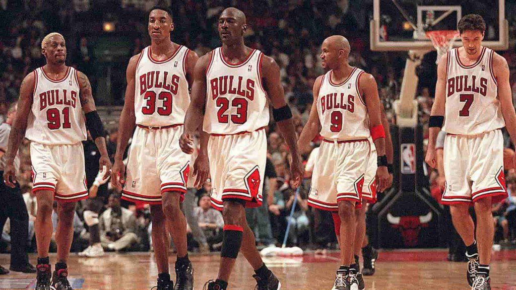 When Dennis Rodman favored Michael Jordan - Scottie Pippen over Kobe Bryant  and Shaquille O'Neal because of Lakers pair's b**ching