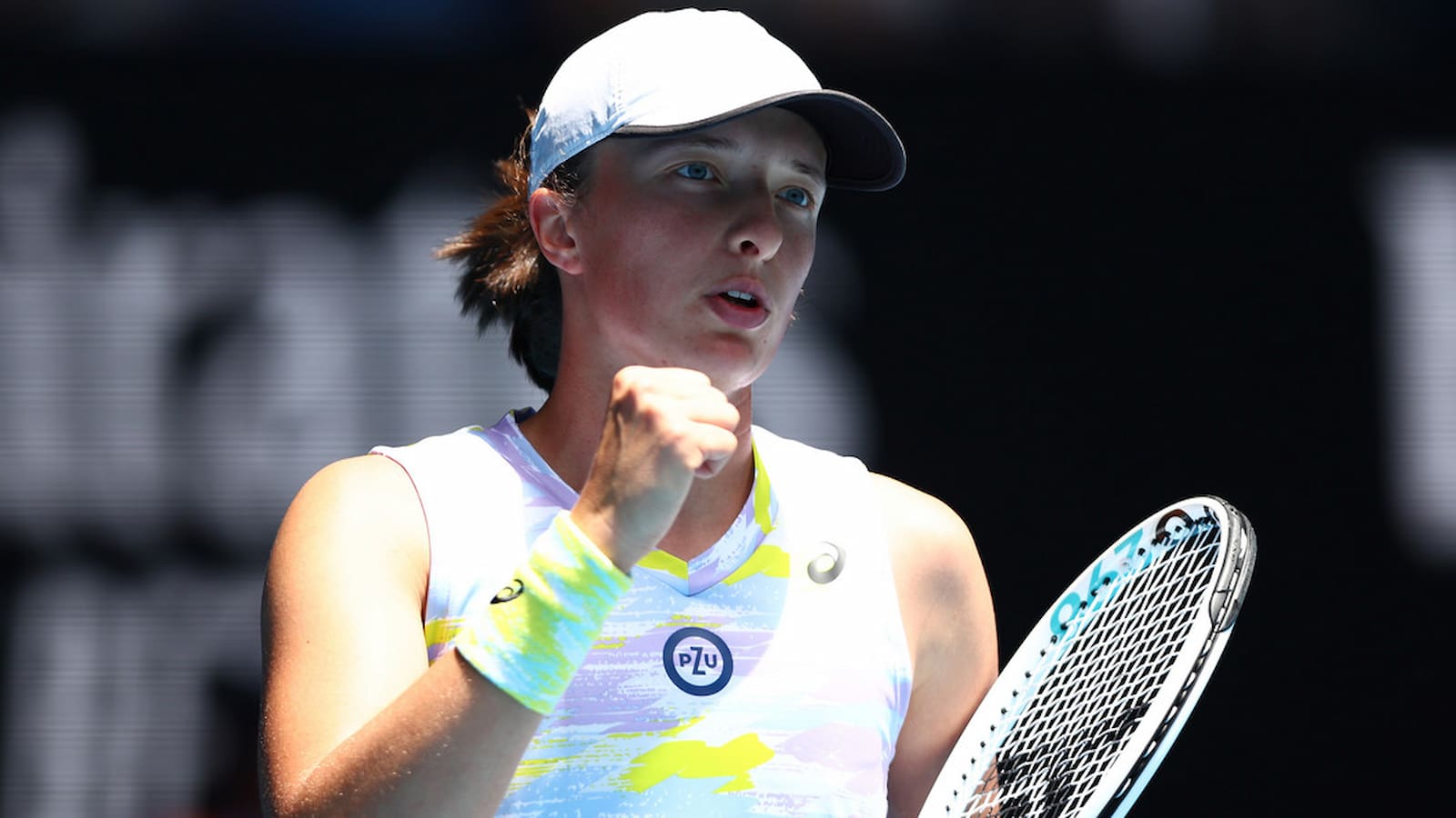 Iga Swiatek claims third successive straight sets win; storms into fourth round of Australian Open 2022