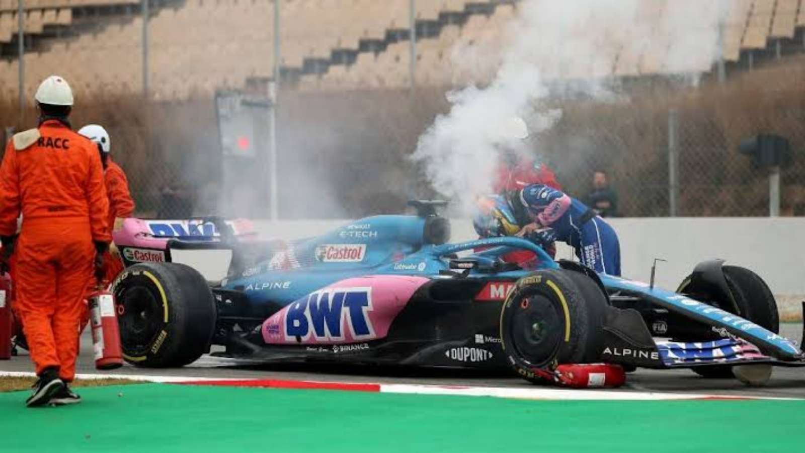 Alpine's Fernando Alonso's car letting out thick smoke today