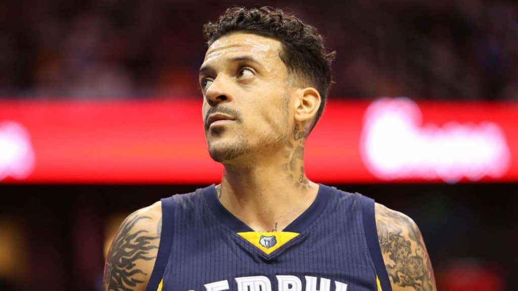 I'll come smack the s**t out of you right now in front of your wife” — when Matt  Barnes went at Robert Sarver in the middle of a game - Basketball Network 