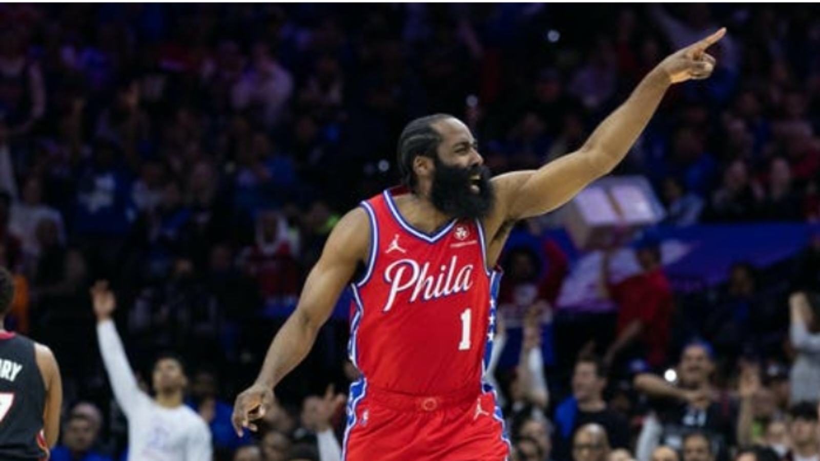 “I’M NOT DONE” James Harden shocks Joel Embiid and the entire Sixers bench after knocking clutch 3 vs Heat in Game 4