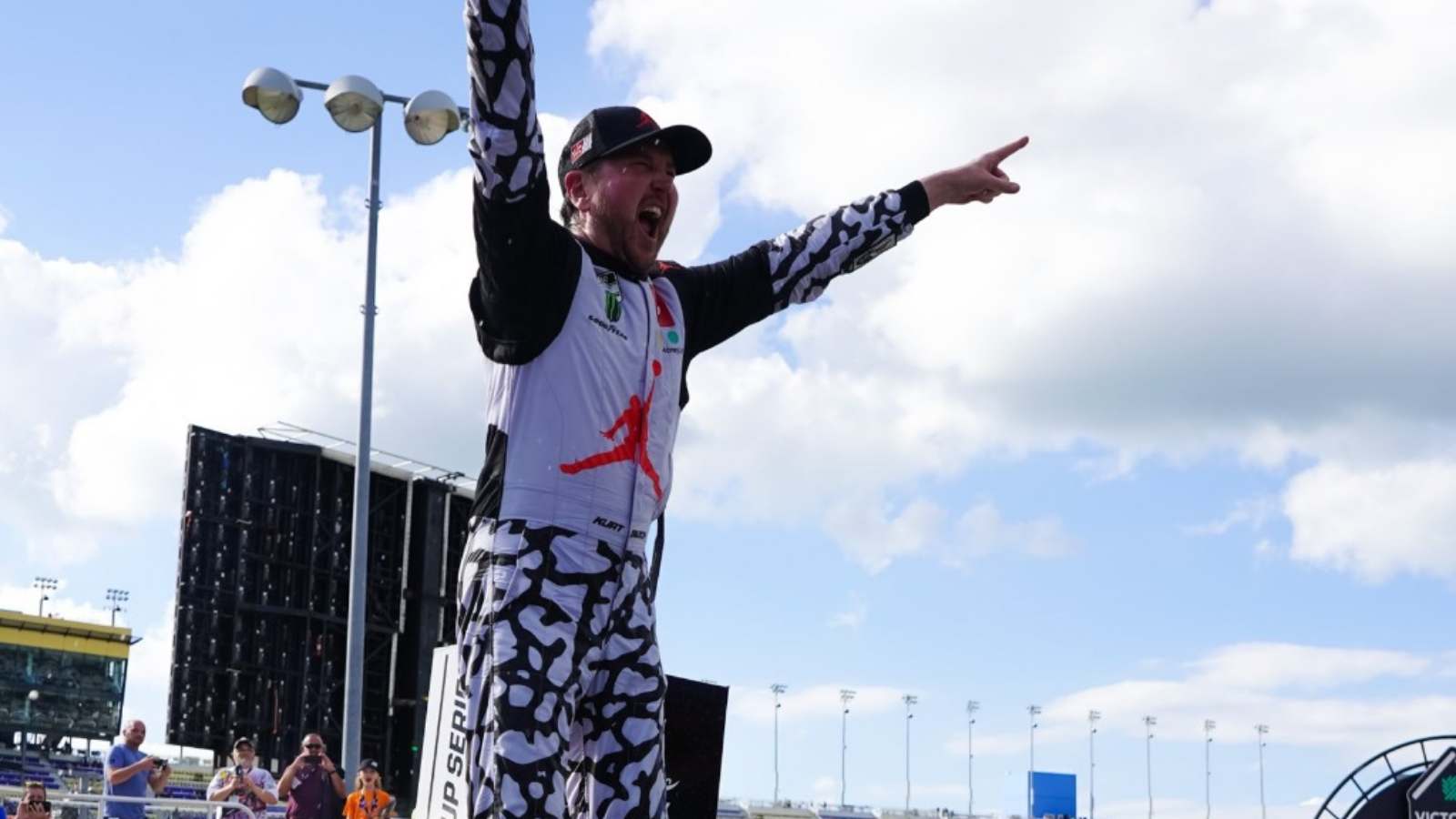 ‘Race like the GOAT,’ Kurt Busch wins the Kansas Cup Race by topping ...