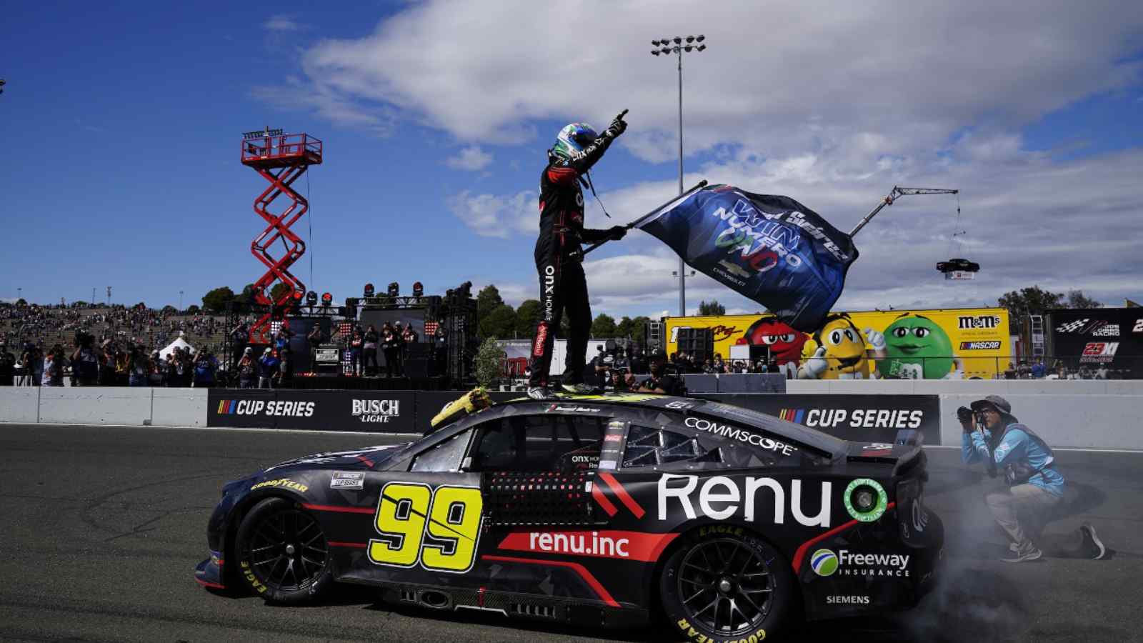 Mexico’s Daniel Suarez is first Latin driver to win NASCAR title as  he clinches Xfinity crown - Los Angeles Times