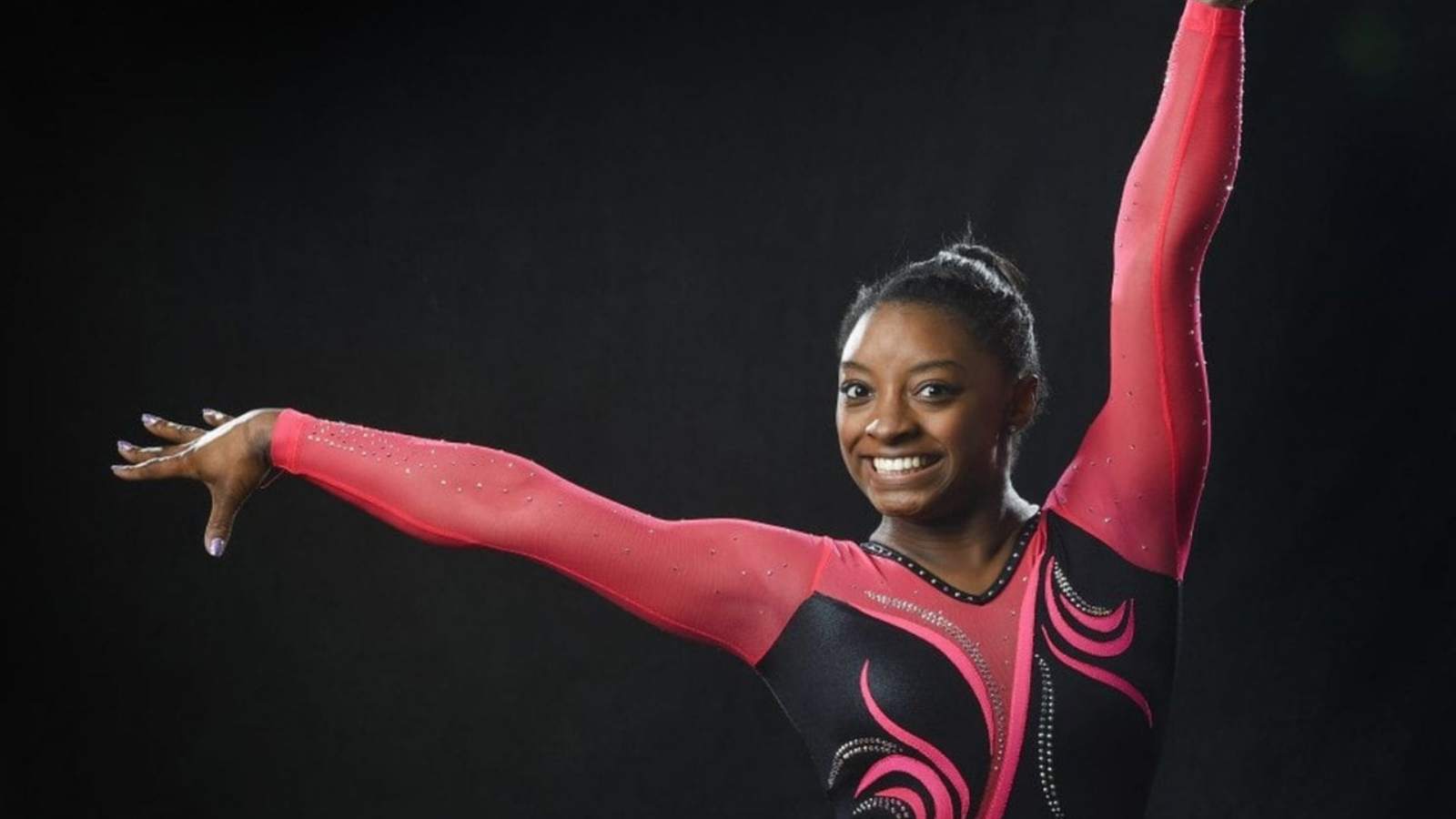 “Doing something fun” – Simone Biles celebrates with her fiancé, Jonathan Owens in crop top and shorts