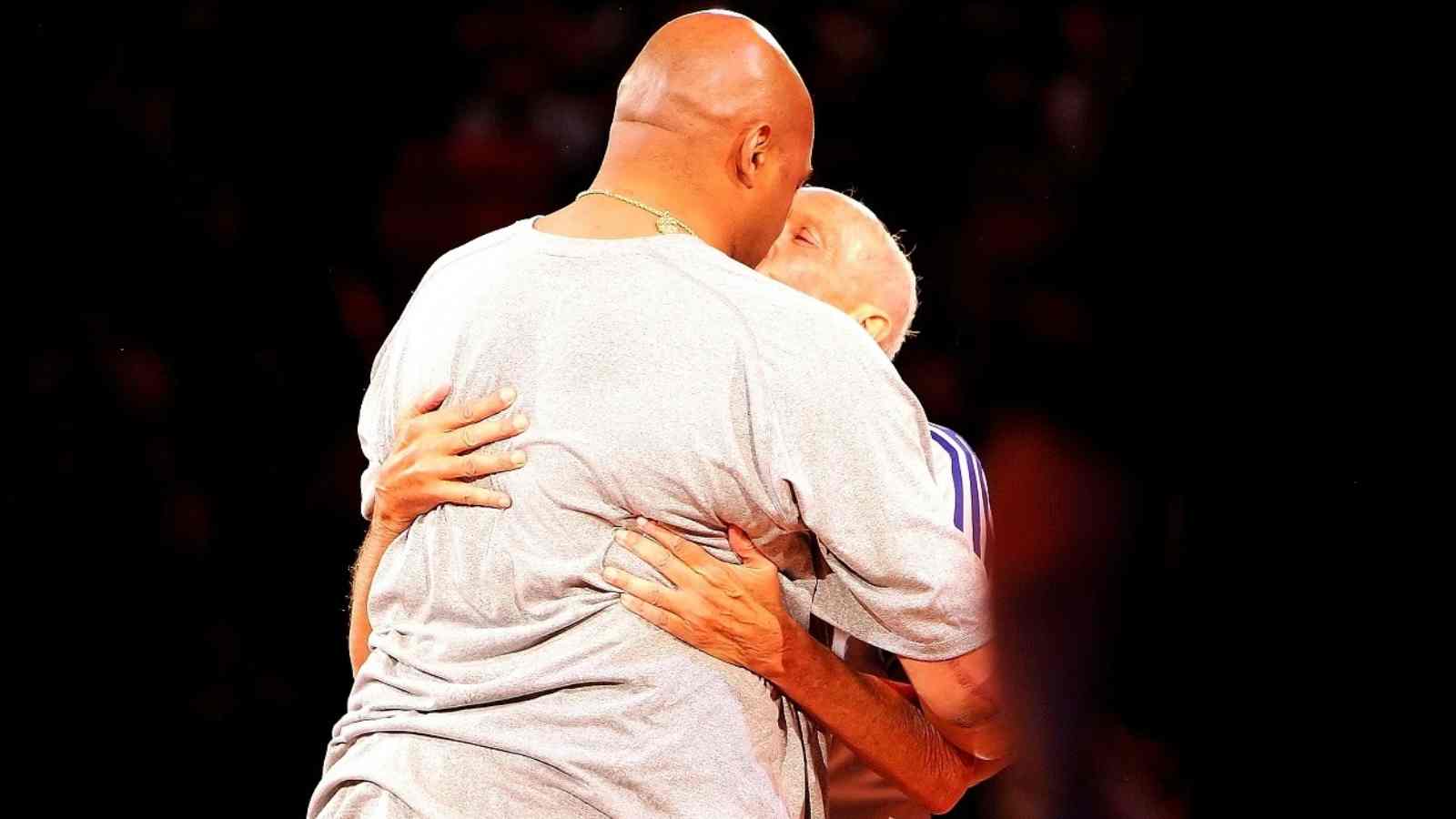 “I’ll SMOOCH you a** out” Charles Barkley kissed 67-year-old NBA ref