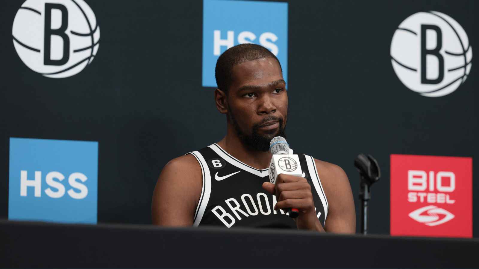 “You’re not an old timer” Kevin Durant, who thinks he is ‘Old as Sh*t,’ gets motivated by fans