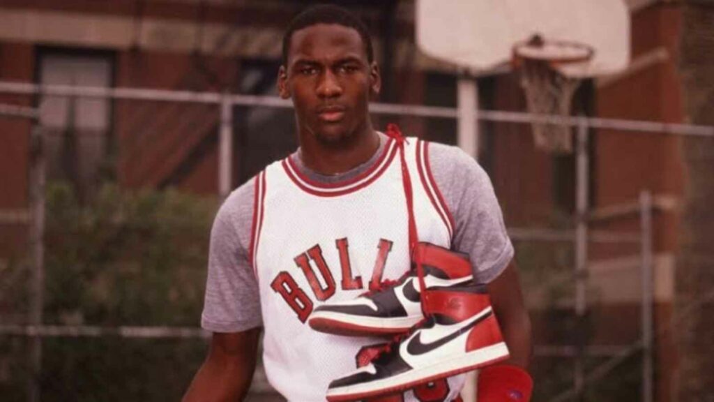 Ejército vistazo Orden alfabetico There is NOBODY like me" Michael Jordan humiliated Coca Cola after signing  with $19 Billion Net Worth Company