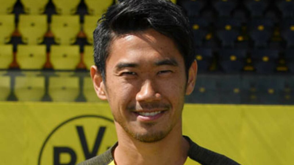 Saw a leak for a flashback Shinji Kagawa from Fut Sheriff and thought I'd  make a Man U PnP, and now might just keep this but first I wanted thoughts  on this.