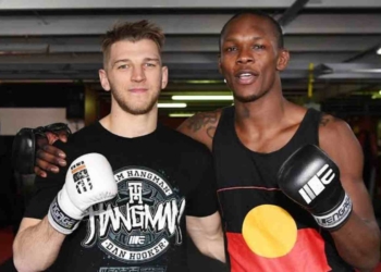 Dan Hooker (L), Israel Adesanya(R)