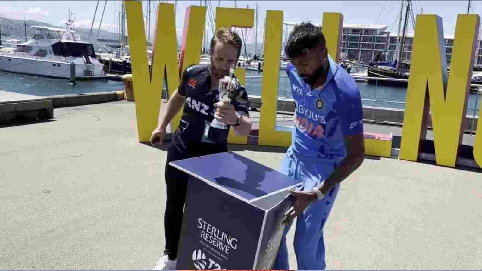 WATCH: Kane Williamson’s sharp reflex as he holds the trophy which was almost blown away by a powerful gust of wind