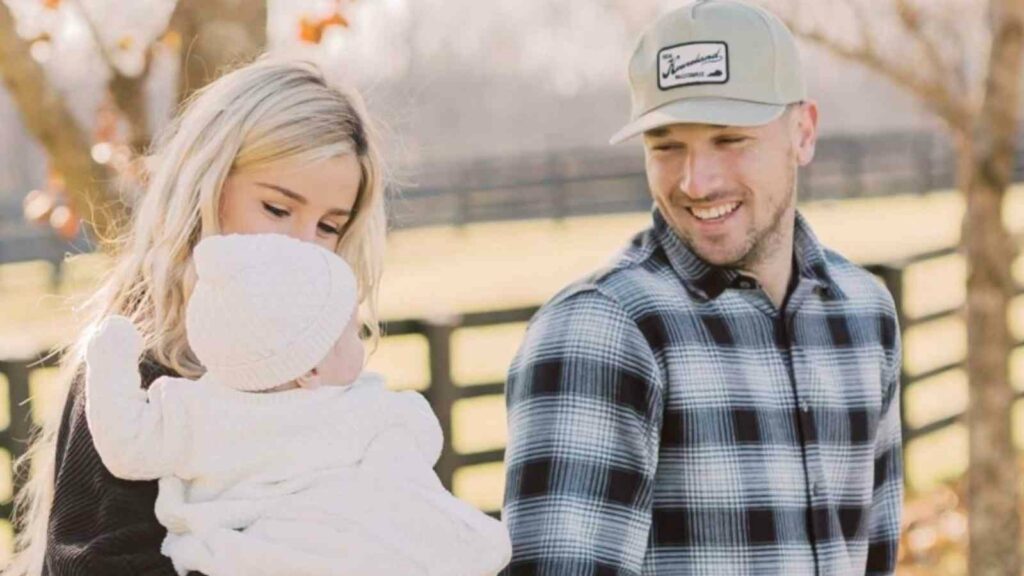 Baby put on the dress”- 2022 World Series winner Alex Bregman dedicates an  INTIMATE song for his wife Reagan – FirstSportz