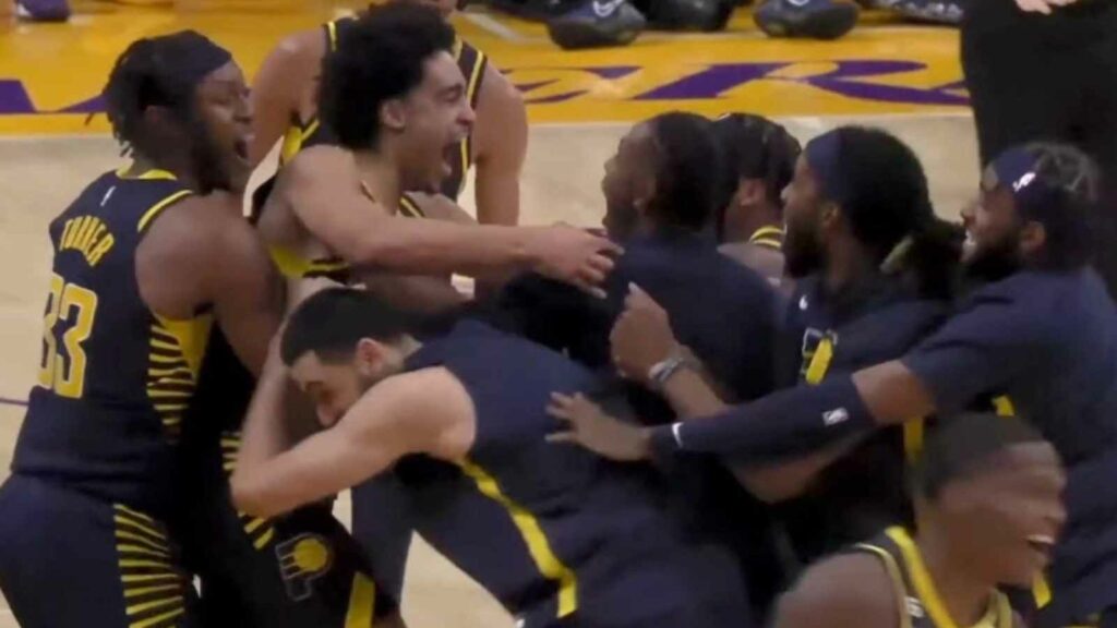 Andrew Nembhard Buzzer-Beater Game-Winner to Beat the Lakers 🚨 