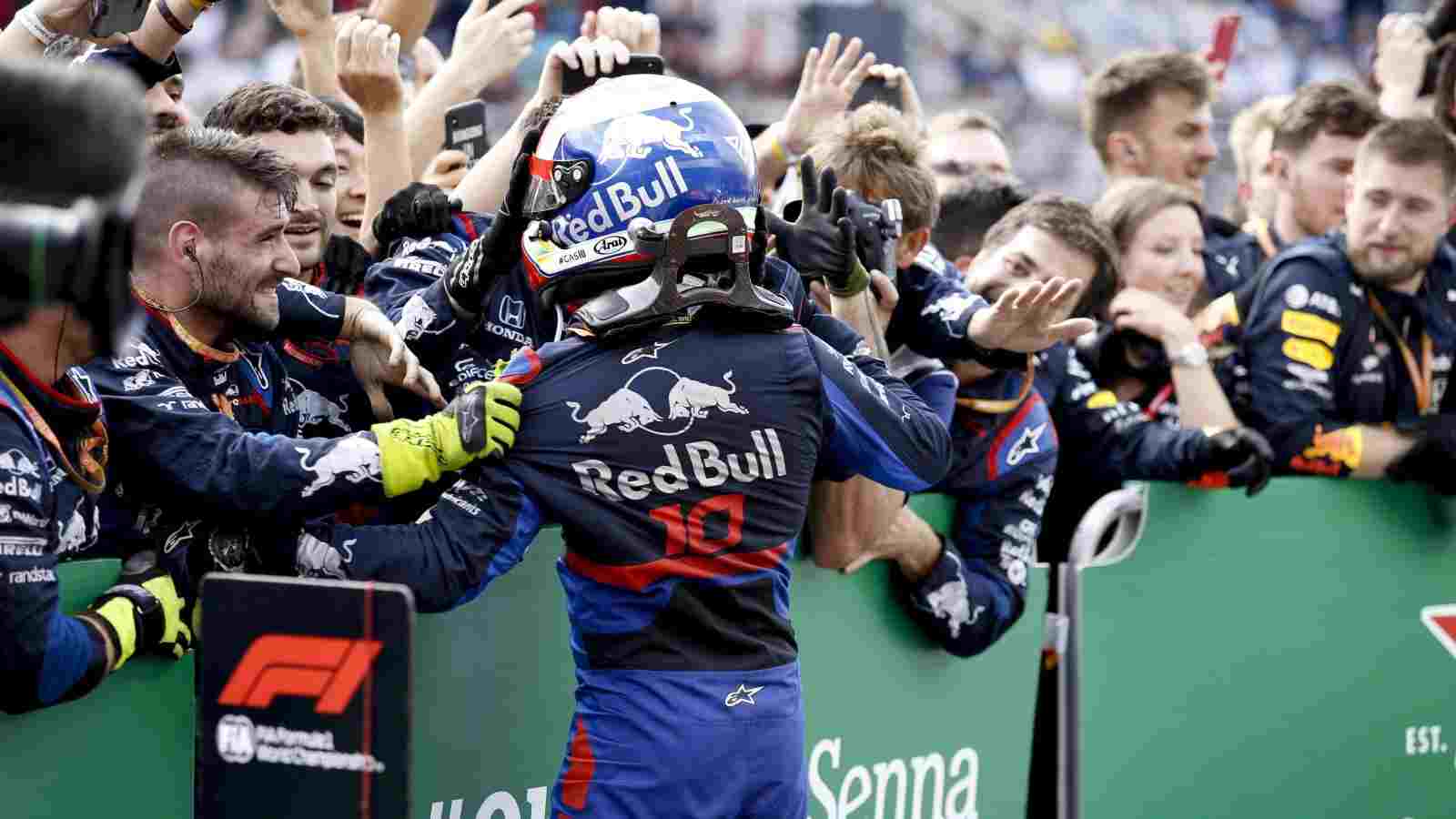 Pierre Gasly celebrates his P2 finish at the 2019 Brazilian GP (IMAGO / HochZwei)