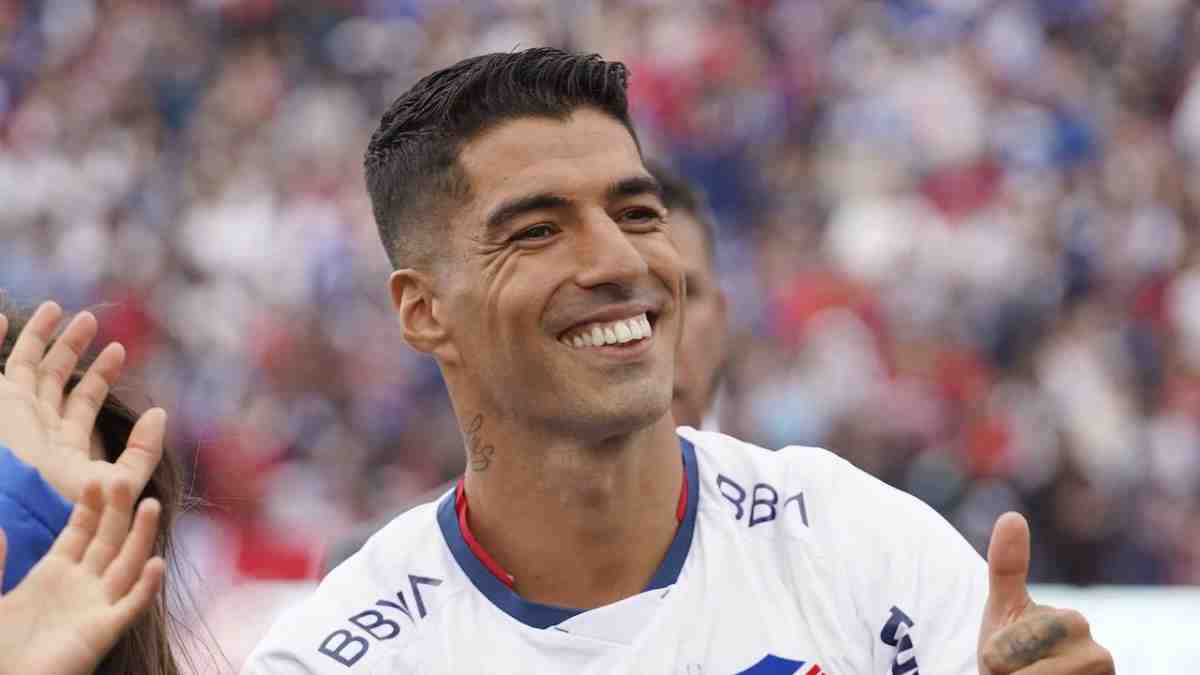 Luis Suarez on the verge of joining join Brazilian giants Gremio on a 2-year deal after leaving Nacional