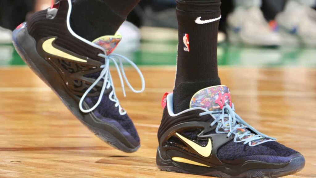 Which 5 kicks are the best in the NBA 2022–23 season? 3 Nike KD15