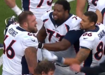 Brett Rypien defends Russell Wilson