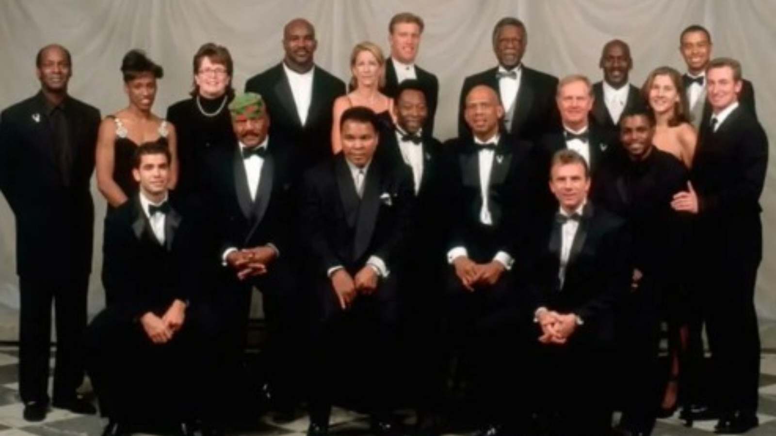 “Whole lotta goats” – Twitter breaks down after Pele’s demise as legendary photo featuring him, Muhammad Ali, Michael Jordan, Kareem Abdul Jabbar and other sports icons resurfaces