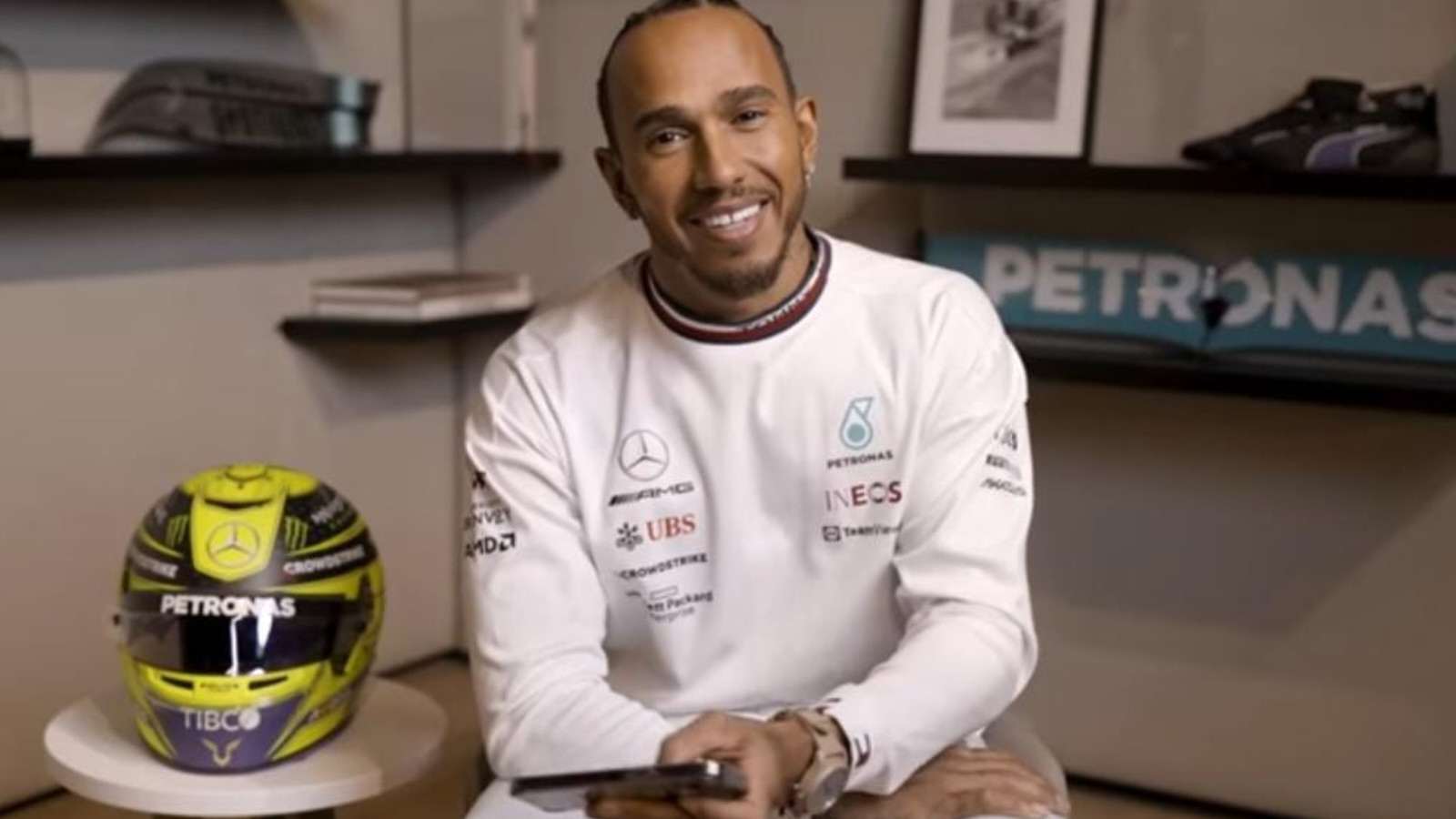 “You guys lighten up my day” – Grateful Lewis Hamilton reacts to wholesome appreciative messages from fans