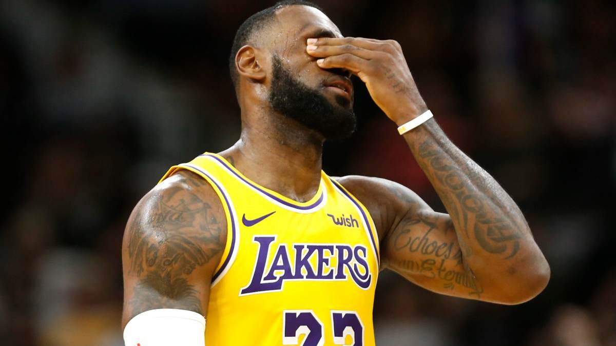 “WTF was that!” LeBron James absolutely APPALLED as Ohio State’s kicker misses game-winning kick for the CFP championship