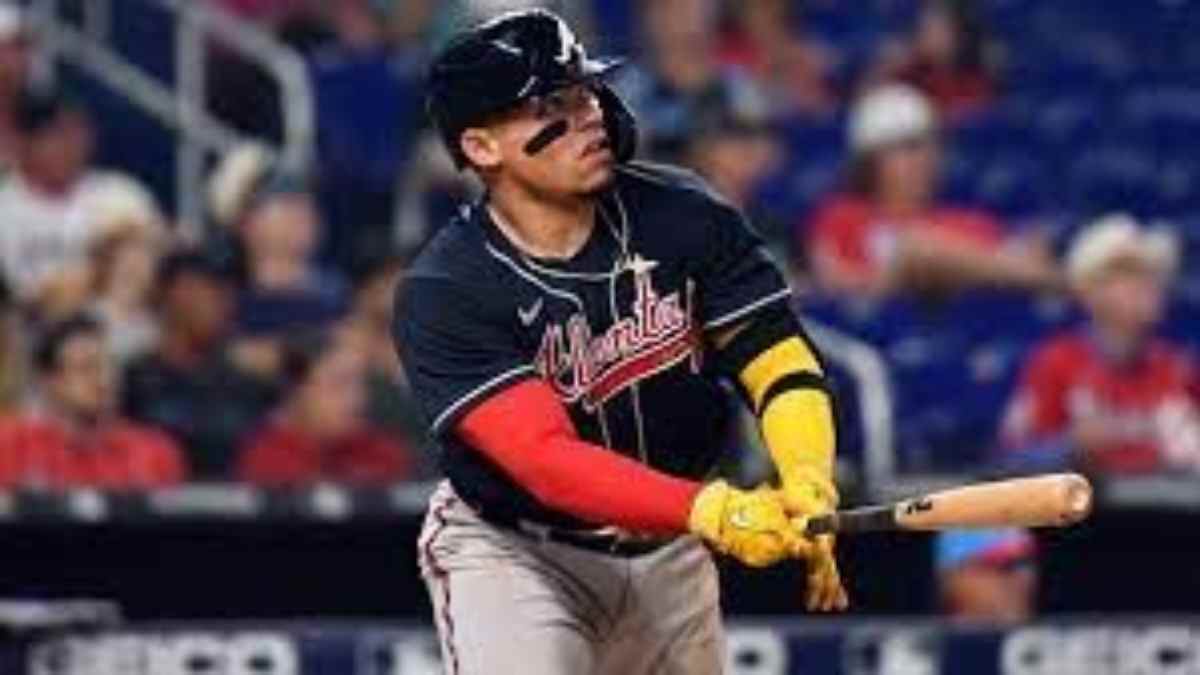 William Conteras  Net Worth, MLB Career, Endorsements, Wife, Family and more