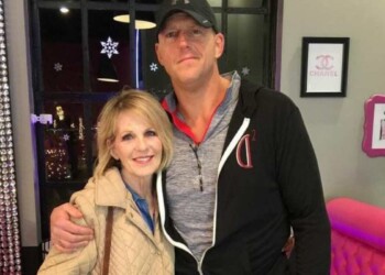 Dustin Rhodes with her mother