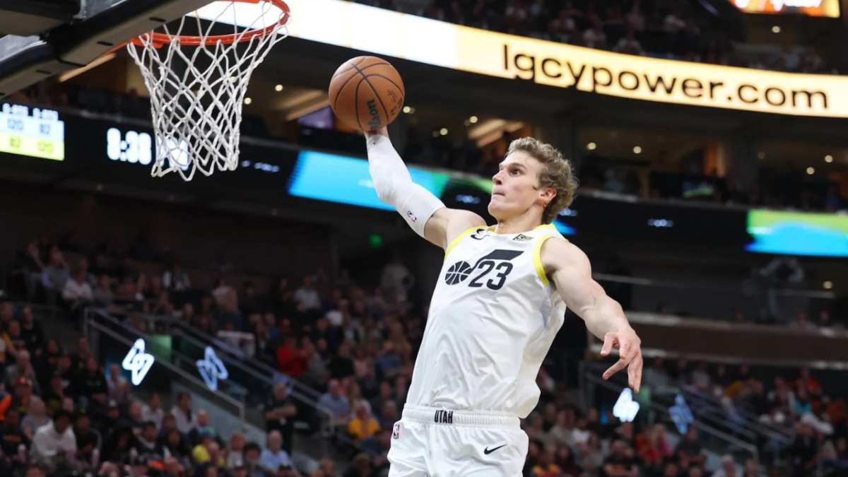 Lauri Markkanen throws down nasty poster dunk on Nikola Vucevic 😵 